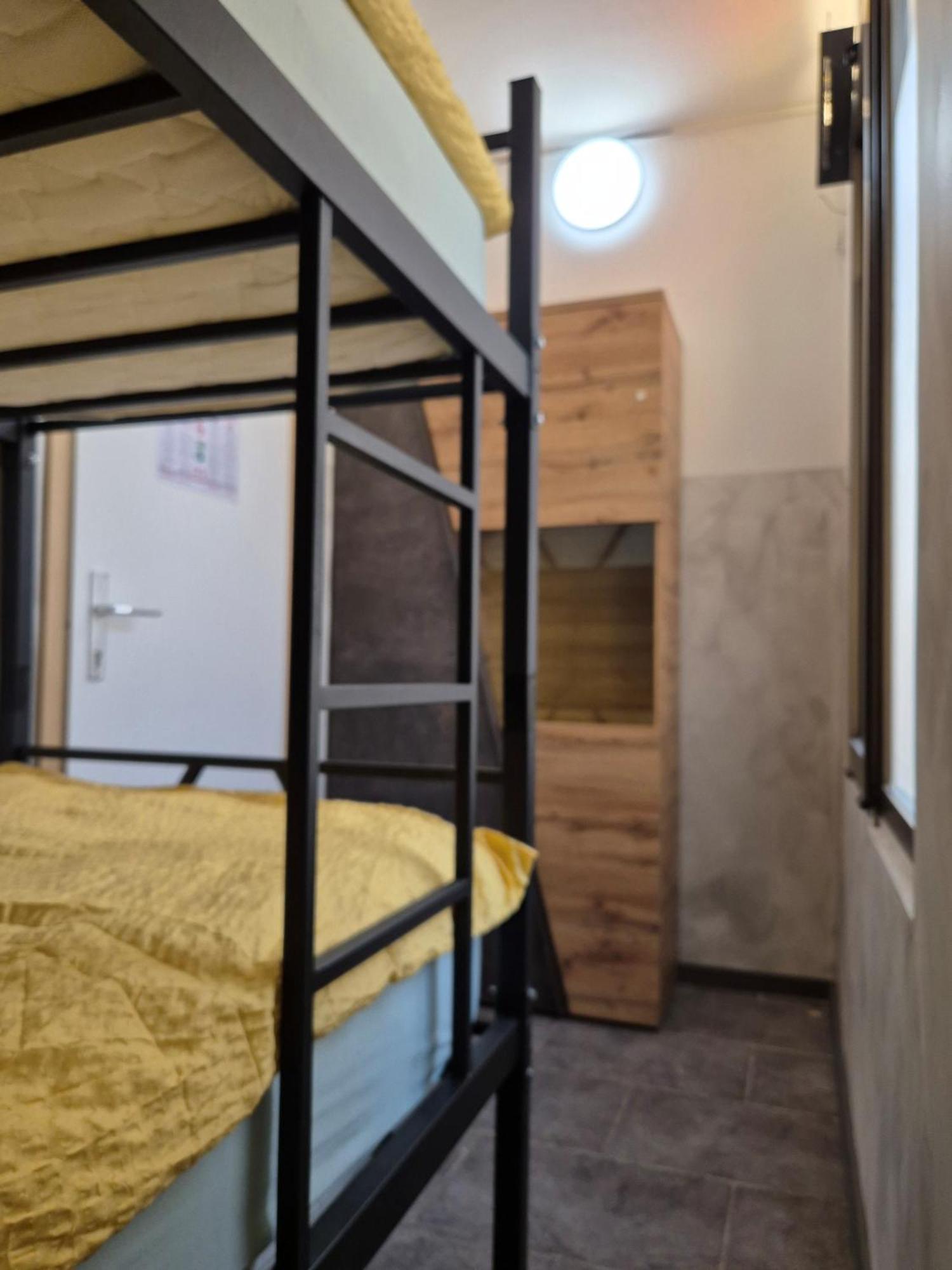 Bled Lesce Station Rooms And Beds Εξωτερικό φωτογραφία