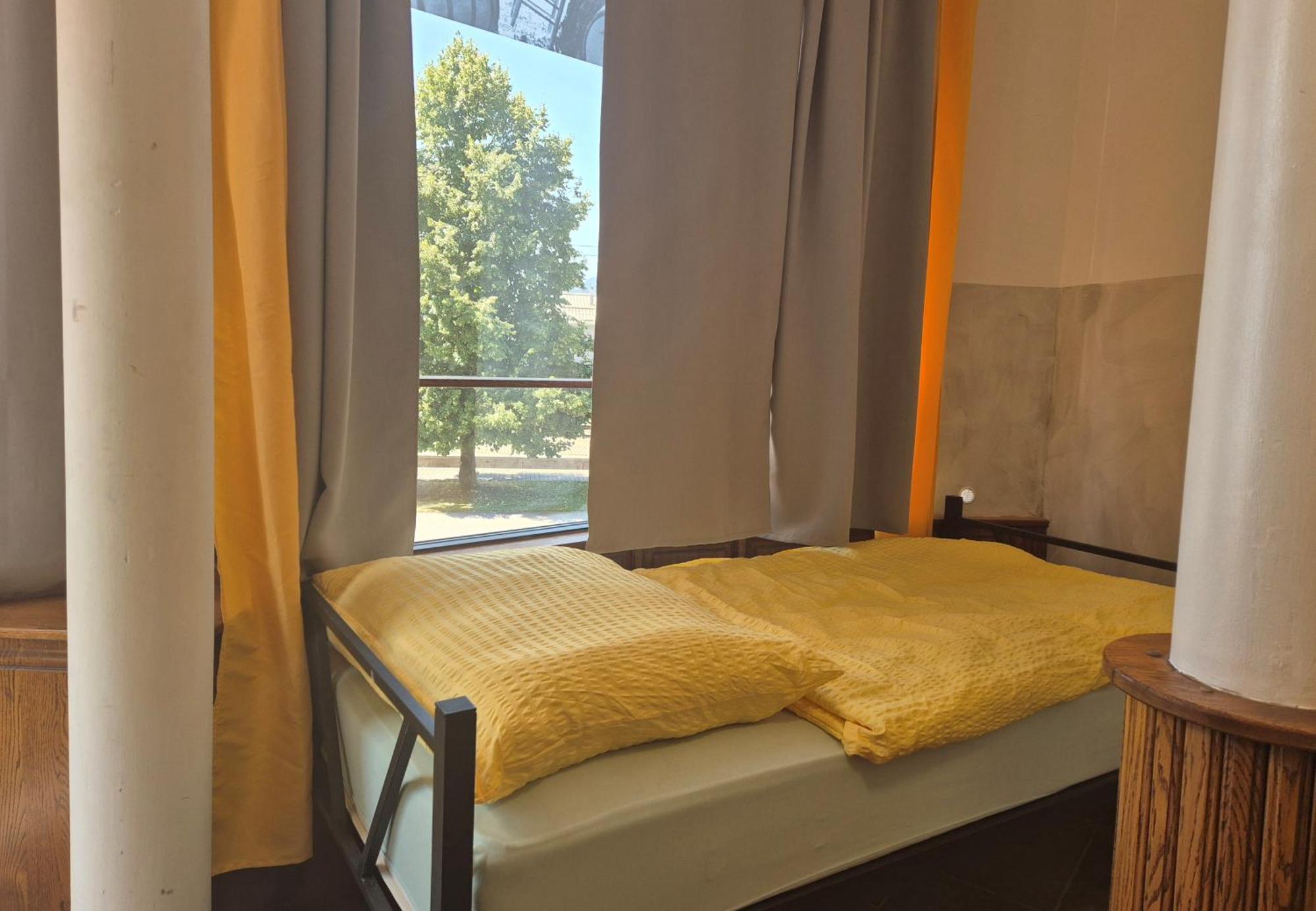 Bled Lesce Station Rooms And Beds Εξωτερικό φωτογραφία