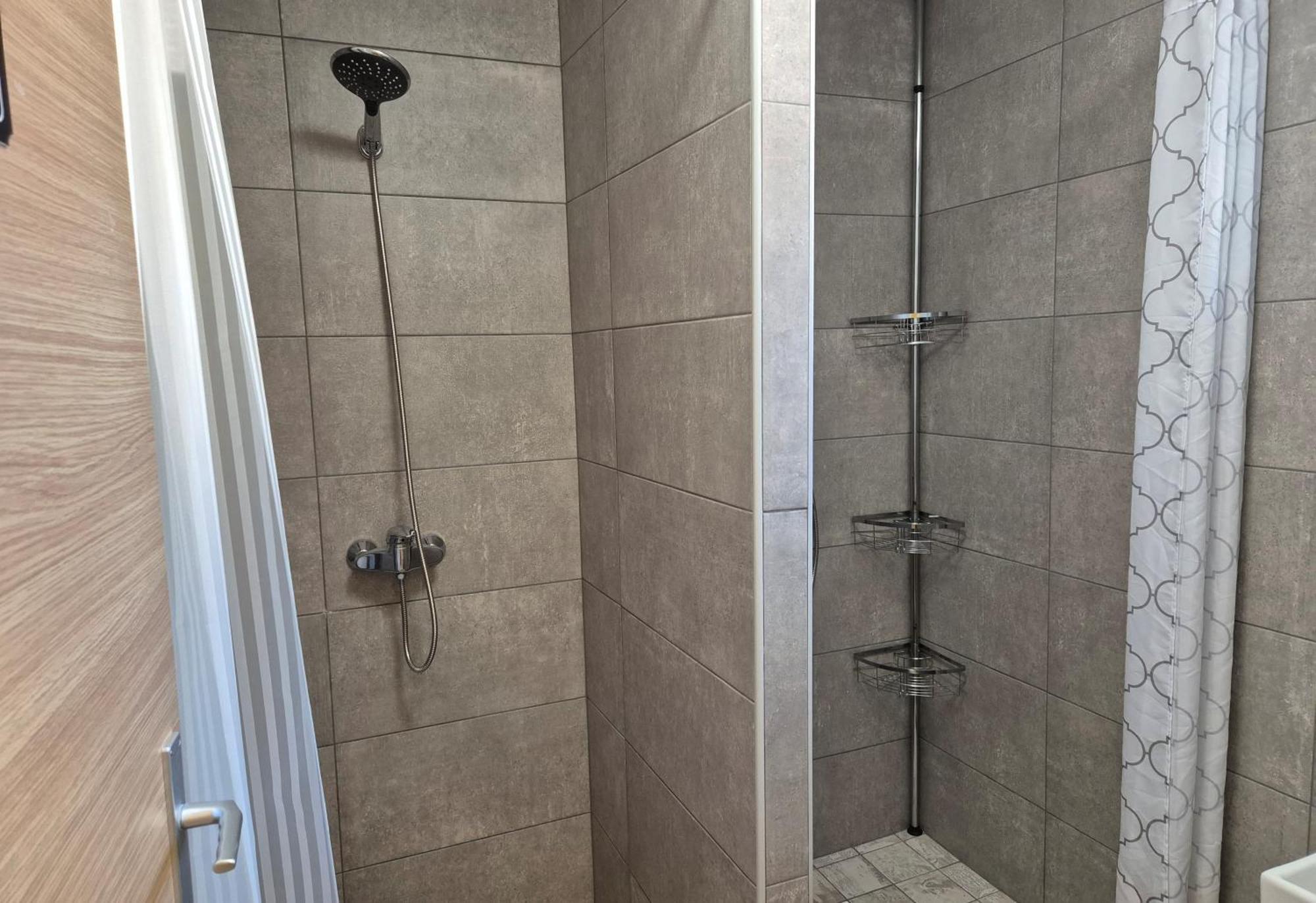 Bled Lesce Station Rooms And Beds Εξωτερικό φωτογραφία