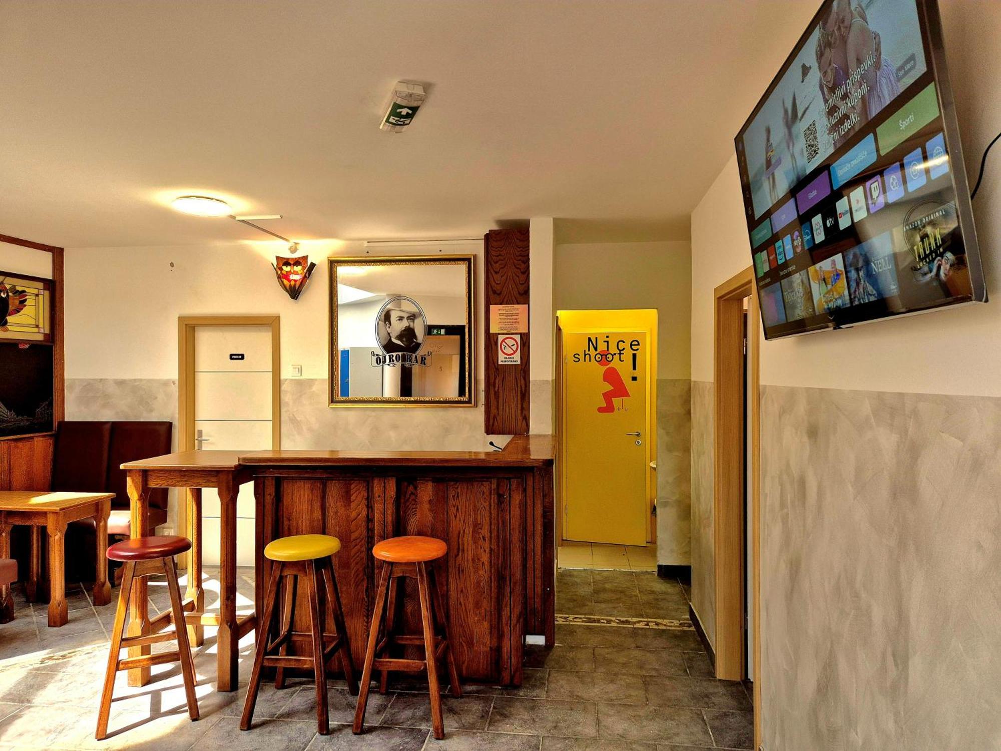 Bled Lesce Station Rooms And Beds Εξωτερικό φωτογραφία