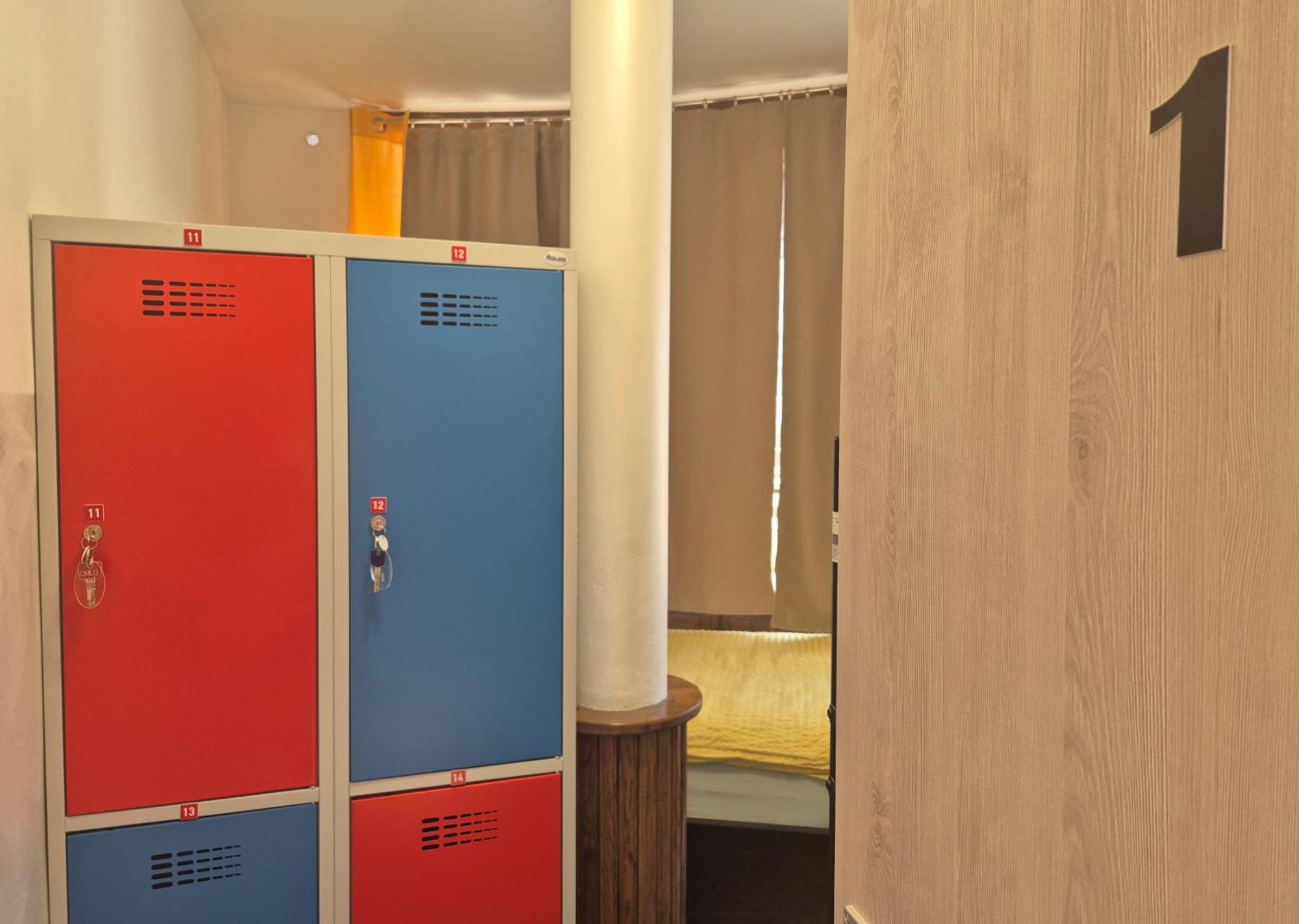 Bled Lesce Station Rooms And Beds Εξωτερικό φωτογραφία
